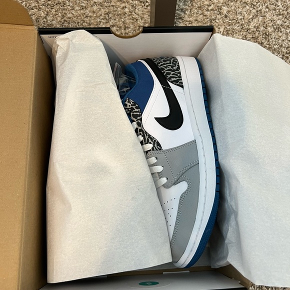 Air Jordan 1 Low Se - Picture 3 of 7